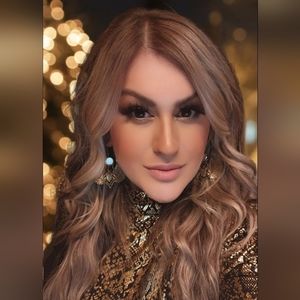 Meet your Posher, Christine